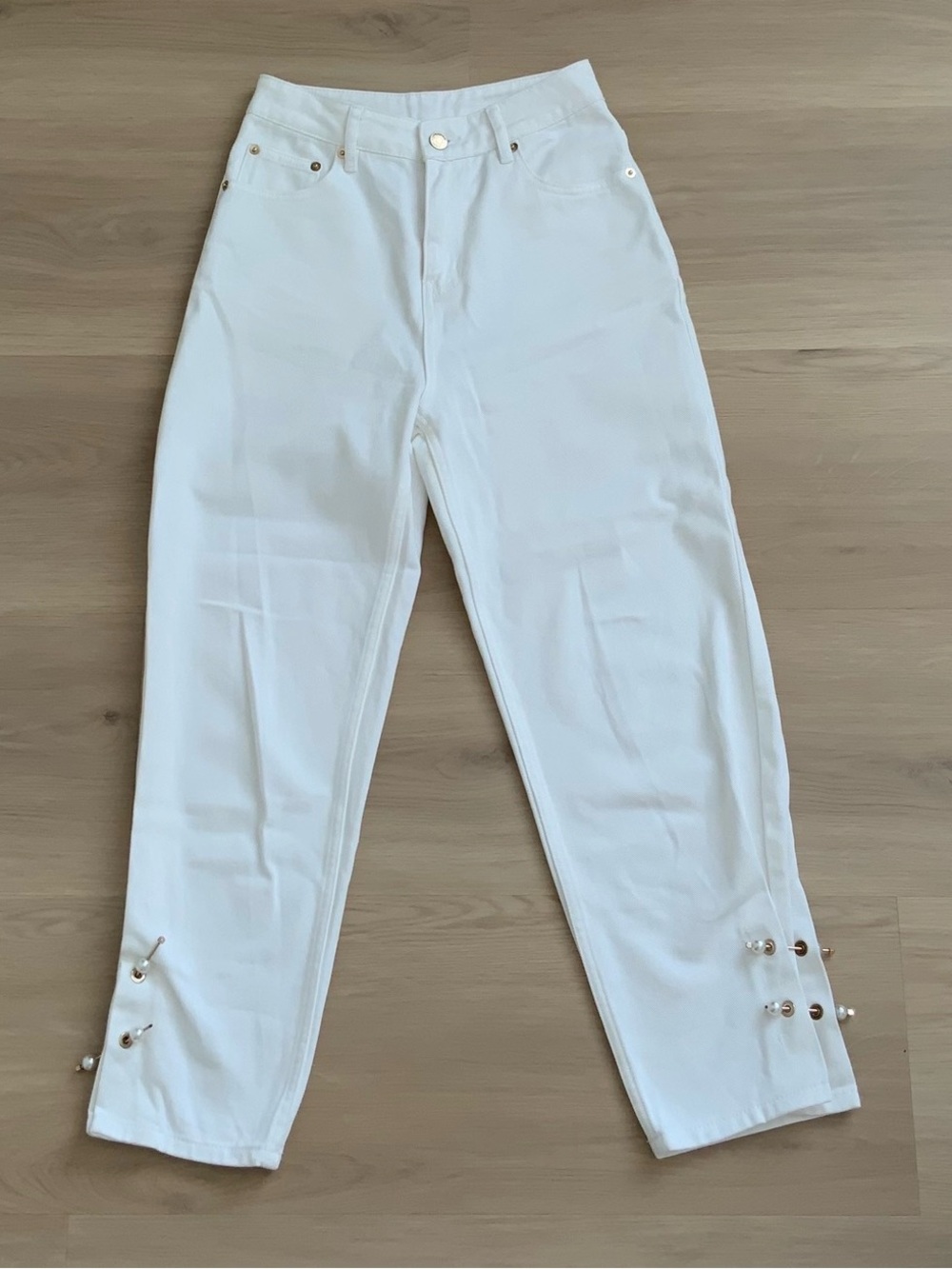 MOTHER Of Pearl White High-Rise Jeans with Pearl Embellishments - Picture 5 of 14